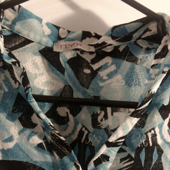 3/$20 Y2K top - Picture 3 of 4